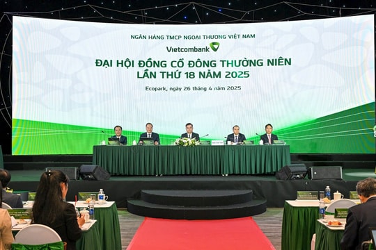 ĐHĐCĐ Vietcombank 2025: Phát hành 543,1 triệu cổ phiếu riêng lẻ để tăng vốn điều lệ
