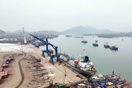 Giải pháp tăng sức cạnh tranh cho cảng biển Nghệ An