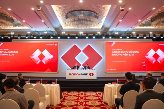 ĐHĐCĐ Techcombank 2025: Hé lộ kế hoạch phát triển hệ sinh thái dựa trên công nghệ dữ liệu trong kỷ nguyên mới