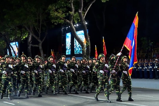 50 năm thống nhất đất nước: Nâng tầm quan hệ và tình hữu nghị Việt - Lào