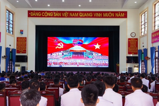 Những chiến sĩ bảo vệ biển, đảo Tổ quốc hướng về Lễ kỷ niệm 50 năm thống nhất đất nước