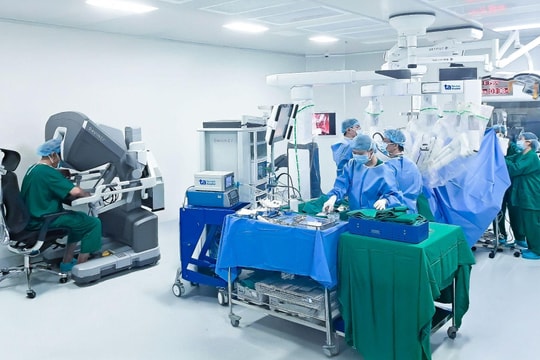 Siêu Robot phẫu thuật Da Vinci Xi hiện đại nhất Đông Nam Á có mặt tại TP.HCM