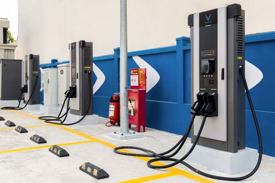 Cuộc đua chiến lược phát triển hạ tầng trạm sạc