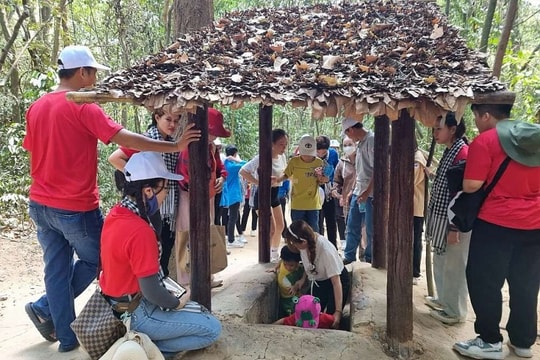 Du lịch tăng trưởng ấn tượng dịp nghỉ lễ 30/4 và 1/5