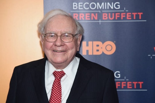 Các lãnh đạo lừng danh nhất thế giới nói gì khi Warren Buffett quyết định nghỉ hưu?