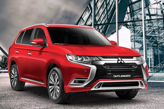 Mitsubishi Outlander tồn kho giảm giá hơn 100 triệu, có nên mua?