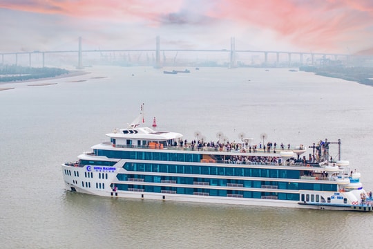 Cận cảnh Bến du thuyền lớn nhất miền Bắc vừa ra mắt trên “đảo tỷ phú” Vũ Yên