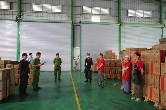 Người tiêu dùng hoang mang trước "ma trận" mì chính không rõ xuất xứ