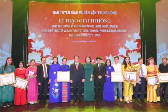 Trao giải thưởng sáng tác văn học, nghệ thuật về chủ đề học tập, làm theo Bác