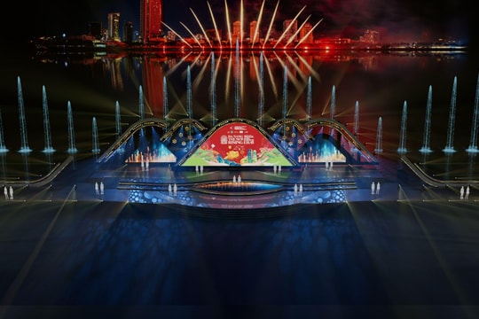 ‏Sân khấu và khán đài của Lễ hội pháo hoa quốc tế Đà Nẵng đã hoàn thiện 85%