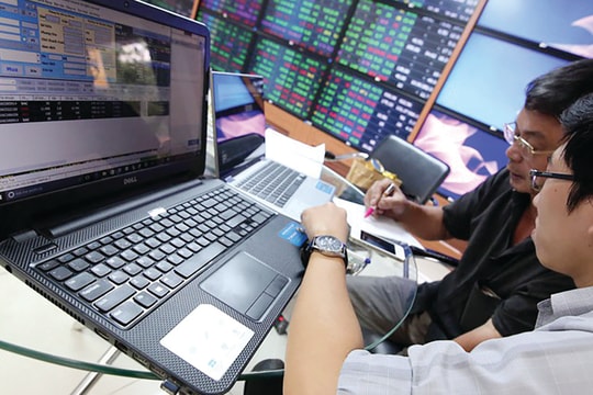 Cẩn trọng đầu tư theo chiến lược cổ tức cao