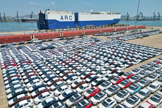 Ô tô nhập khẩu vào Việt Nam giảm tốc