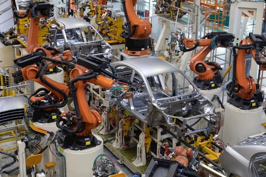 Robot thông minh đang tái định hình ngành sản xuất ô tô
