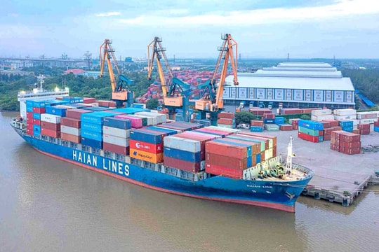 “Mùa vàng” từ cổ phiếu cảng biển