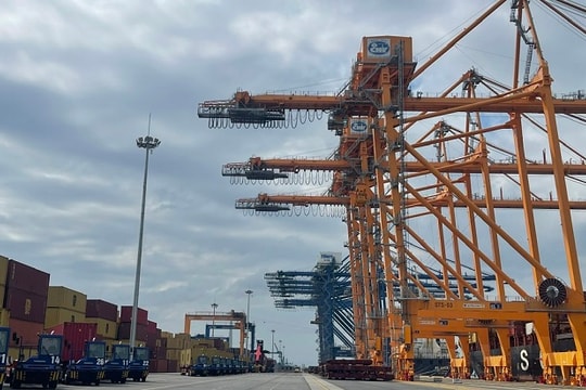 Vừa chủ động sắp xếp bộ máy vừa tập trung phát triển kinh tế