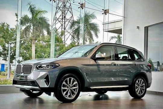 Sức mua giảm, xe sang tung khuyến mãi lớn