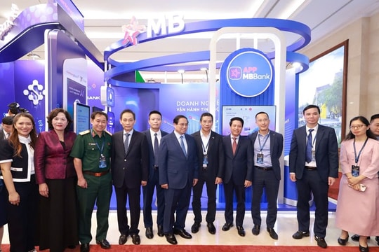 MB đón Thủ tướng tham quan không gian công nghệ trong Sự kiện Chuyển đổi số 2025