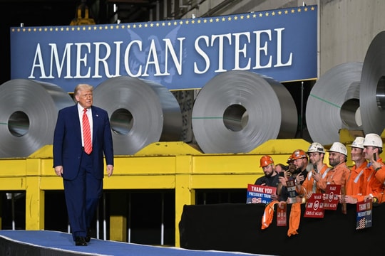 Ông Trump muốn tăng thuế để bảo hộ ngành thép nội địa