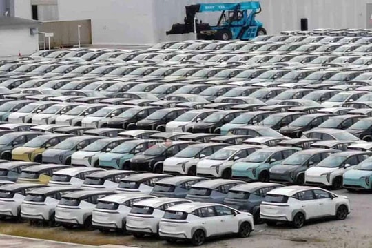 Ô tô điện Trung Quốc “hủy diệt” nhau, “cuộc chiến” lan ra thế giới