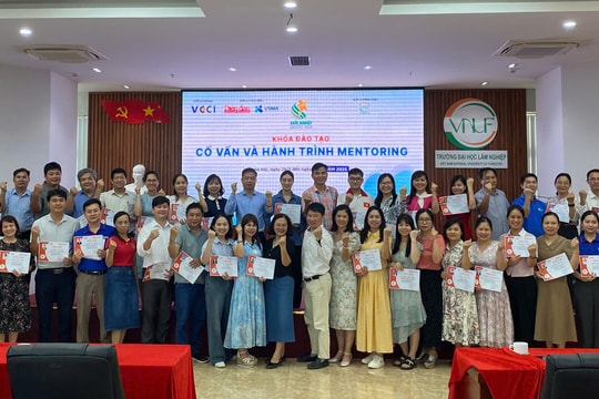 Bế giảng Khóa đào tạo Cố vấn và hành trình Mentoring tại Hà Nội