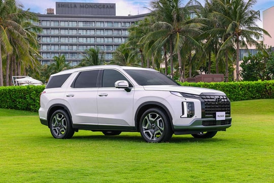 Hàng loạt mẫu ô tô gầm cao, tung “khuyến mãi khủng”