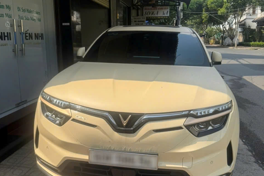 Đã có 3 xe sang nhưng chủ xe vẫn quyết chốt VinFast VF 8 vì “xe điện thích hơn hẳn”