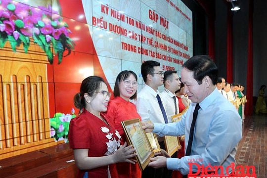 Cần sự chung tay góp sức của những người làm báo