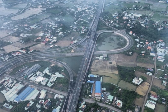 Hạ tầng liên vùng mở nút thắt: Cú hích kiến tạo cực tăng trưởng mới phía Tây Bắc TP.HCM