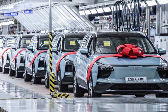 Khủng hoảng nghiêm trọng, công nghiệp ô tô Trung Quốc sắp vỡ?