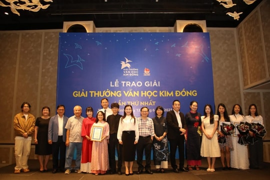 Trao giải Giải thưởng Văn học Kim Đồng lần thứ nhất
