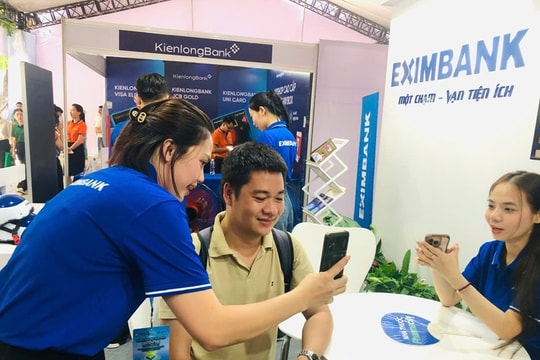 Trải nghiệm ngân hàng số cùng Eximbank tại sự kiện Ngày không tiền mặt 2025 TP.HCM