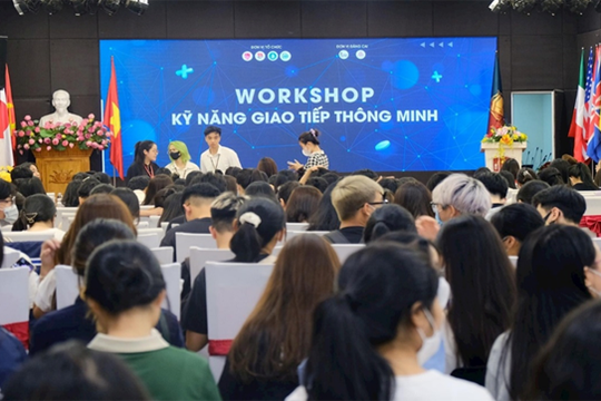 Thị trường việc làm 2025: "Khát" nhân sự kinh nghiệm, tân cử nhân đối mặt thách thức