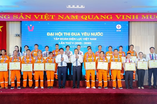 Đại hội Thi đua yêu nước EVN lần thứ V (2025-2030): EVNNPT có 5 cá nhân được vinh danh