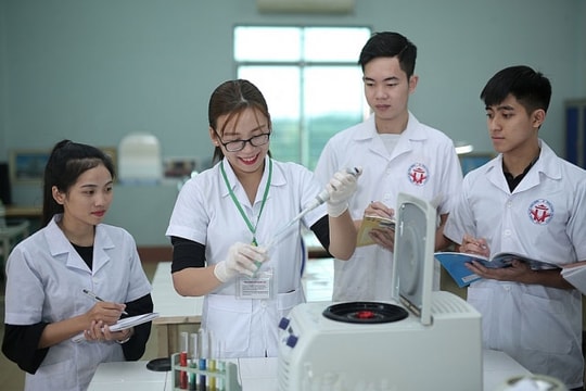 Thúc đẩy hợp tác PPP, doanh nghiệp tham gia giải quyết "bài toán lớn"