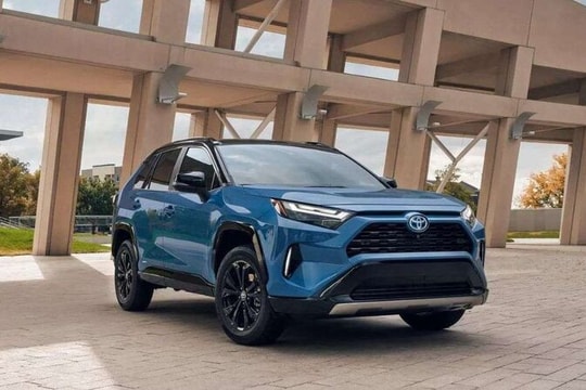Toyota và Hyundai chọn lối đi riêng với xe hybrid sạc điện