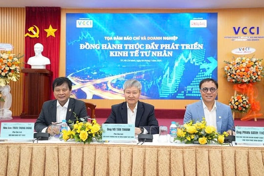 BÁO CHÍ VÀ DOANH NGHIỆP: Đồng hành thúc đẩy phát triển kinh tế tư nhân