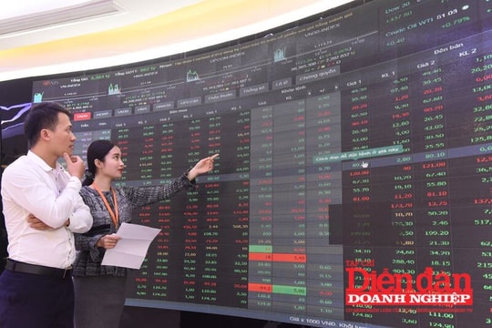 Có nên thu thuế ngay khi nhận cổ tức bằng chứng khoán?