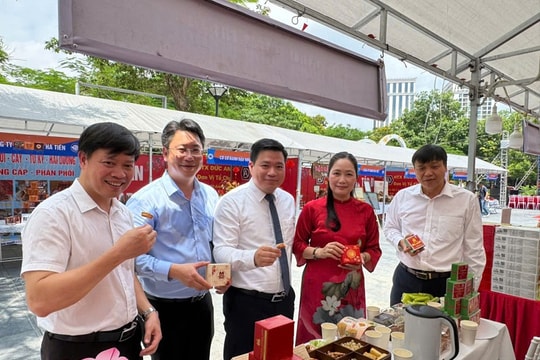 Cầu nối giao thương, thúc đẩy sản xuất, tiêu dùng