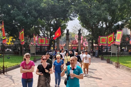 Du lịch Việt Nam xoay trục sau sáp nhập