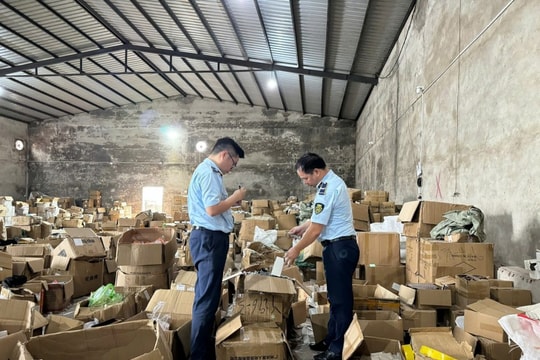 Chi cục QLTT tỉnh Quảng Ninh phát hiện lô hàng hơn 47.000 sản phẩm nhập lậu, không rõ nguồn gốc xuất xứ