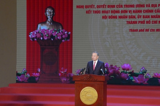 "Hãy vững bước" - lời hiệu triệu cho nền hành chính mới