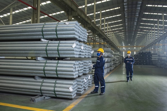 Cổ phiếu ngành thép bứt tốc khi dự án đường sắt cao tốc Bắc Nam chuẩn bị khởi động