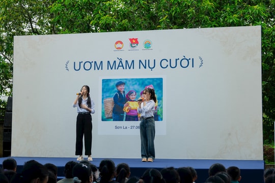 "Ươm Mầm Nụ Cười" - Hành trình mang tri thức và yêu thương đến trẻ em Tây Bắc