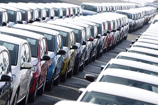 Cung vượt cầu hơn 150.000 ô tô, xu hướng giảm giá vẫn tiếp diễn