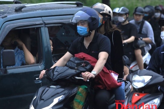 Cấm xe máy xăng ở Hà Nội: Chính sách đúng nhưng cần cách làm thấu đáo