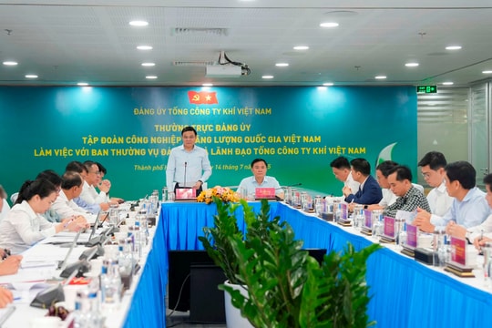 Thường trực Đảng ủy Petrovietnam làm việc với PV GAS: Quyết tâm hoàn thành kế hoạch quản trị 2025, hướng tới mục tiêu 2030