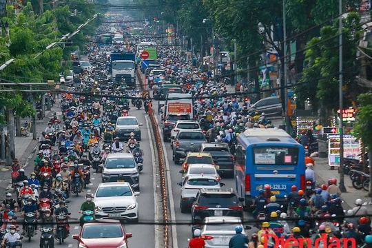 Kiến nghị chuyển đổi giao thông xanh tại TP HCM: Hơn 400.000 xe xăng sẽ đi đâu về đâu?