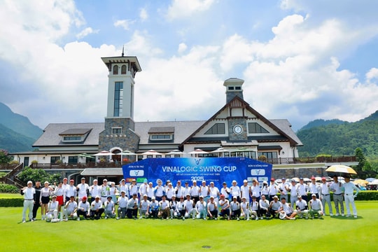 152 golfer hội tụ mừng sinh nhật 5 năm VINALOGIC