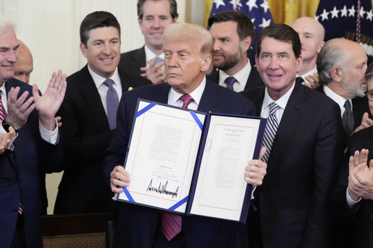 Tổng thống Trump mở ra "kỷ nguyên tiền số" ở Mỹ