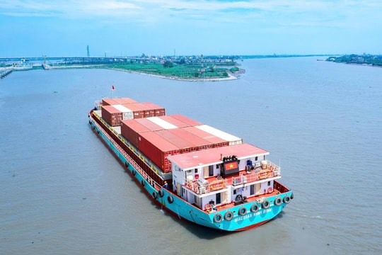 Động lực mới cho vận tải thủy phát triển nhanh và bền vững